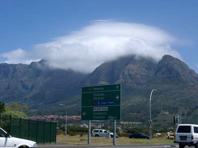 Der Tafelberg in Wolken verhüllt